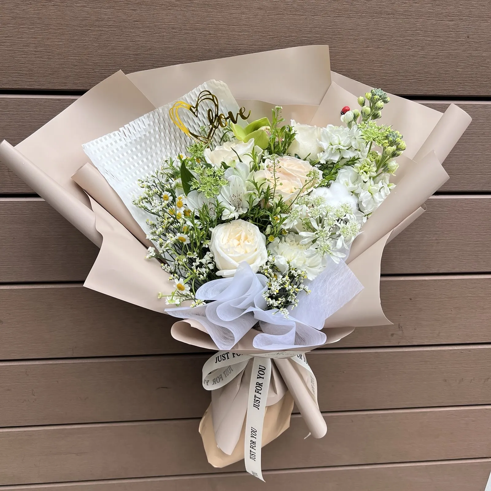 白玫瑰鮮花花束 FND2027