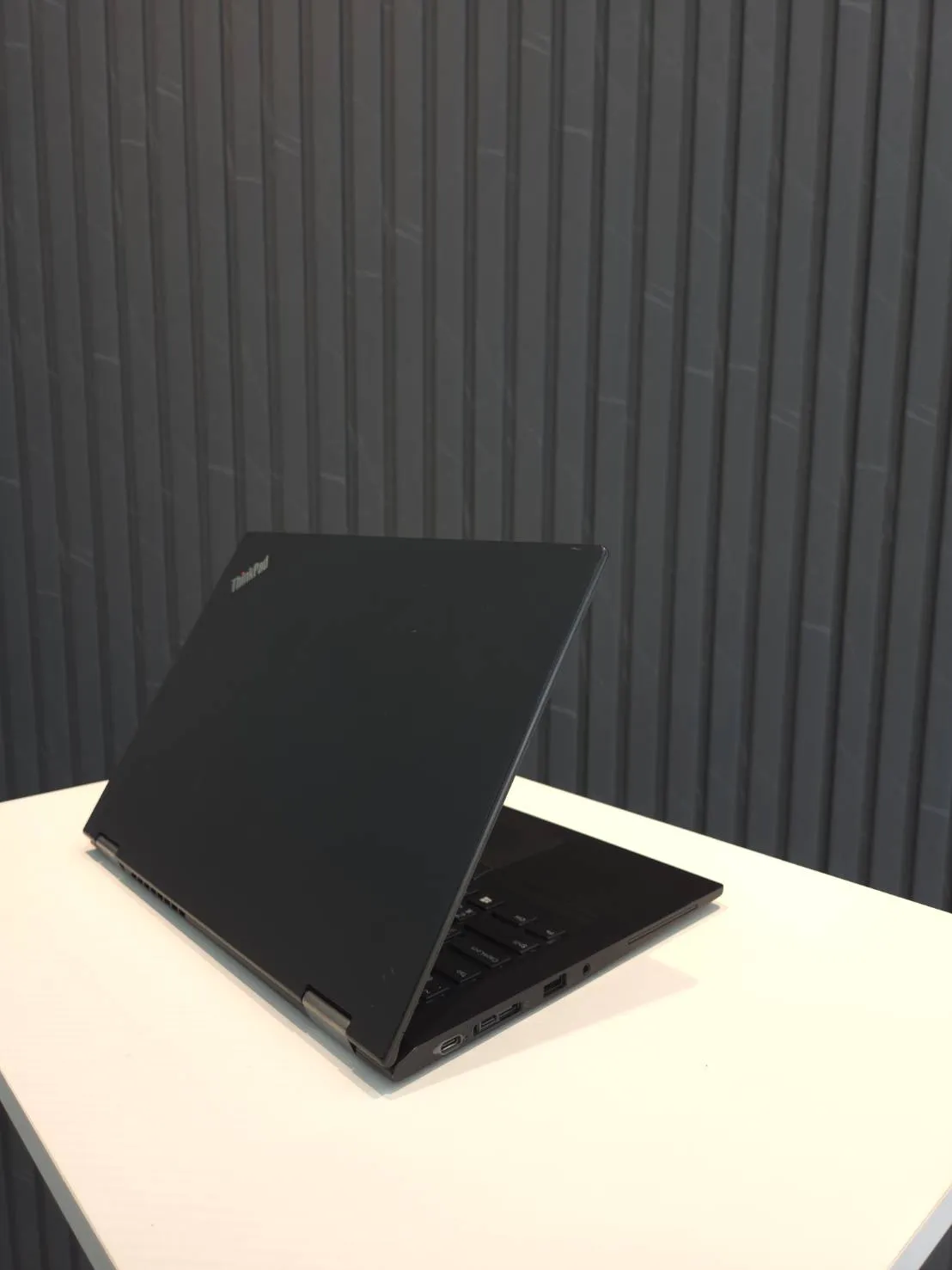 Lenovo ThinkPad X13 Yoga｜13吋翻轉觸控商務筆電｜i5-10310U｜輕薄便攜