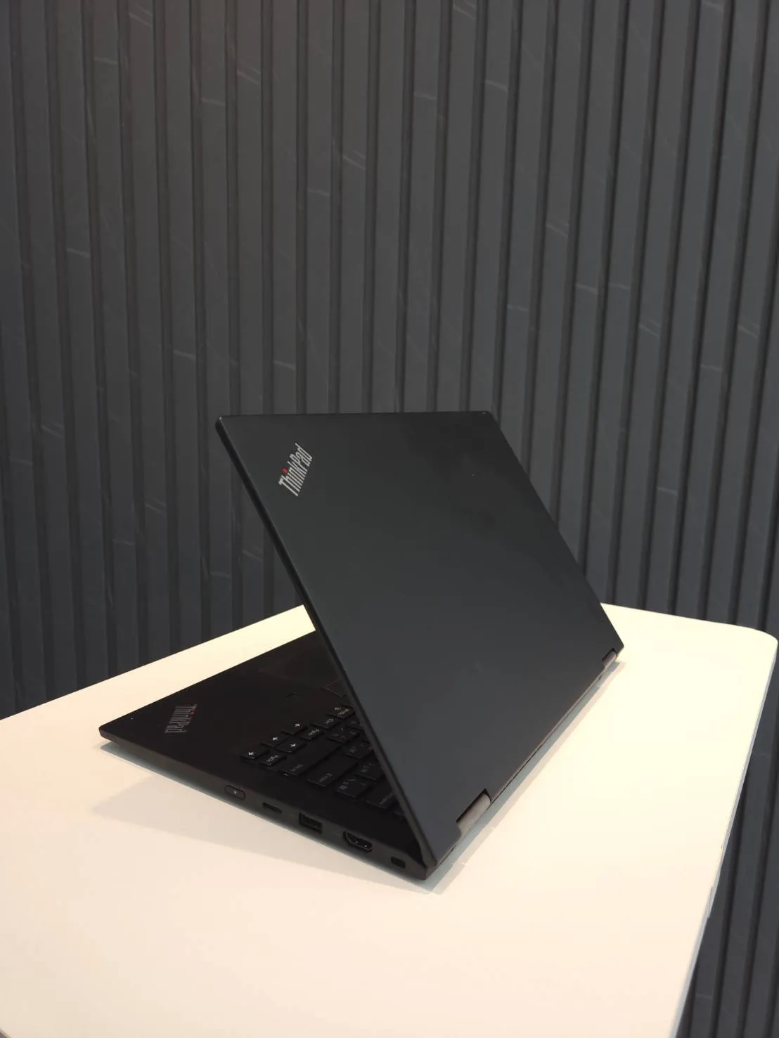 Lenovo ThinkPad X13 Yoga｜13吋翻轉觸控商務筆電｜i5-10310U｜輕薄便攜