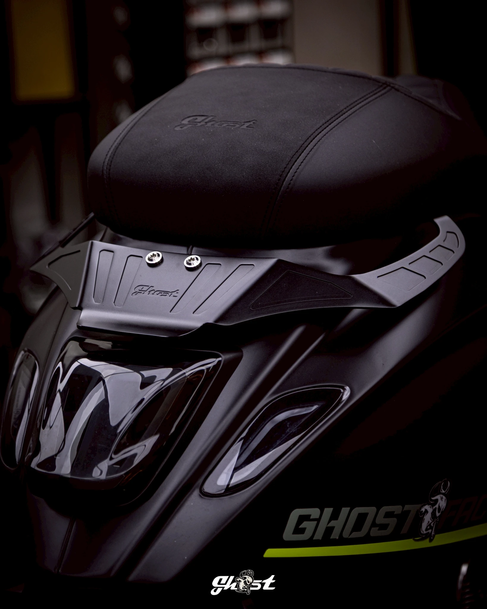 Ghost 偉士牌 VESPA  刀鋒尾翼 後扶手 (衝刺專用)