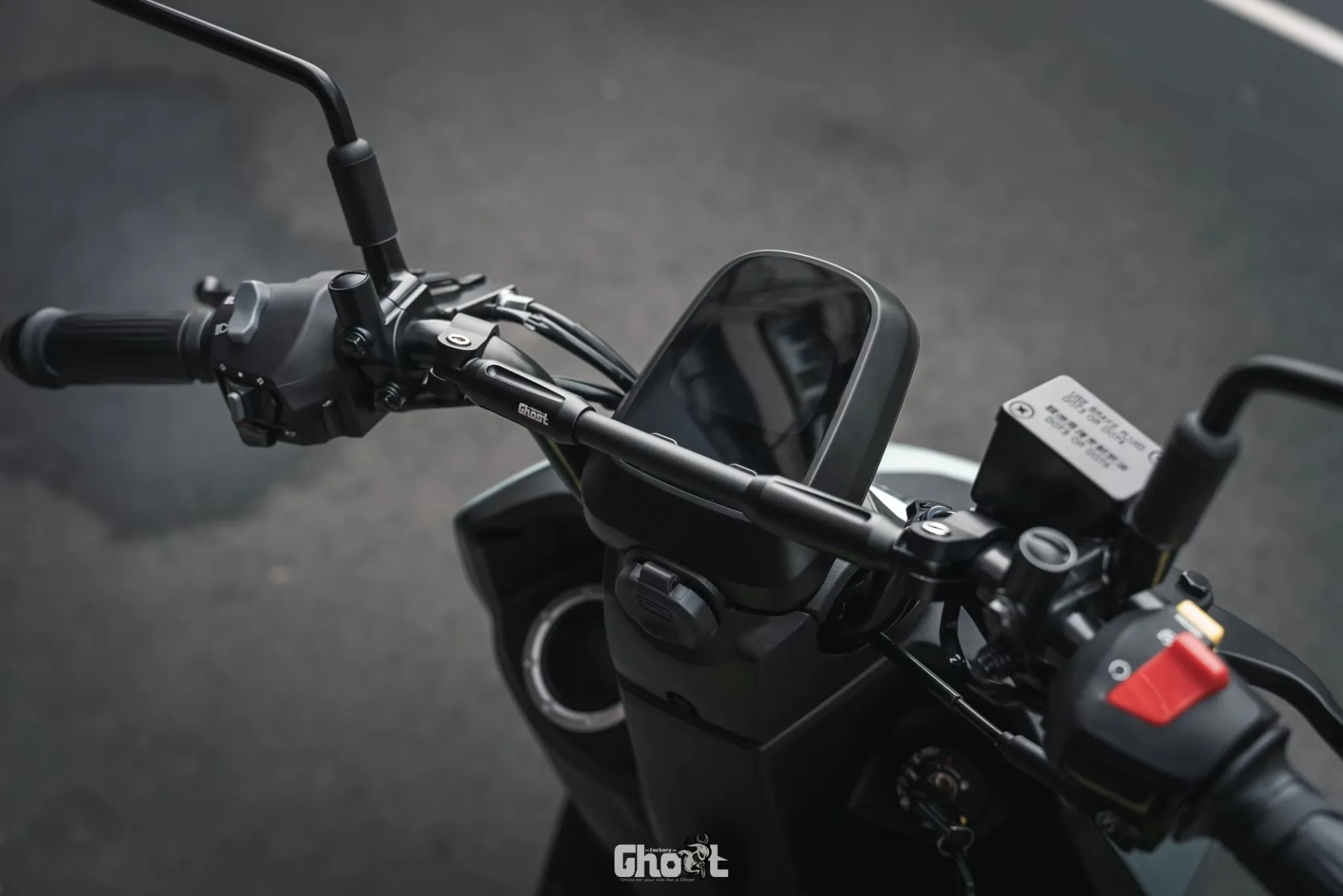 Ghost 通用型伸縮橫桿