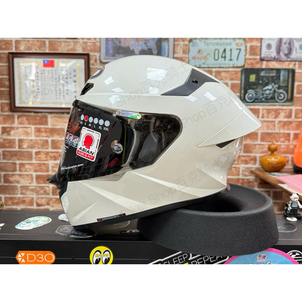 KYT- TTR REVO 全罩安全帽 騎士安全帽 通勤帽 亮白 壓尾
