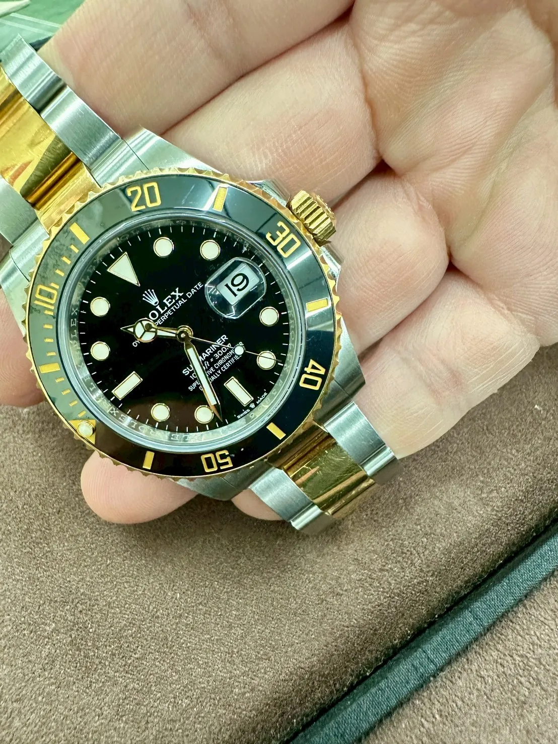 ROLEX 勞力士 Submariner Date 蠔式 潛航者 126613LN 陶瓷框 18K黃金 半金款 黑水鬼 126613 LN 新款3235機芯 2024年保卡 潛水錶 自動上鍊 41mm
