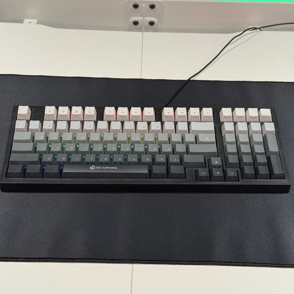 DD機械式漸層灰鍵盤