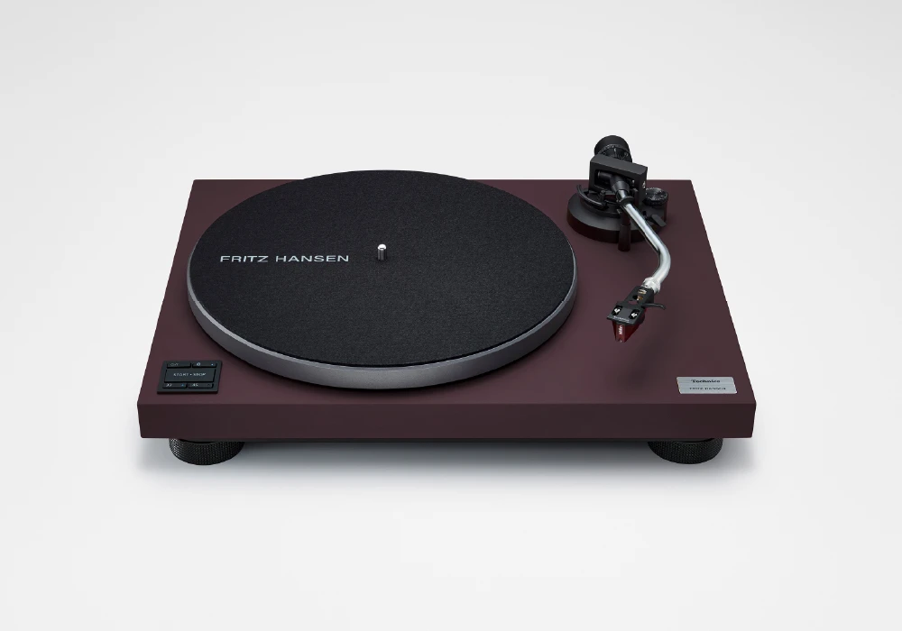 日本Technics × FRITZ HANSEN合作款 SL-40CBTFH 世界限量300台 直接驅動轉台系統二聲道 LP 黑膠 唱盤