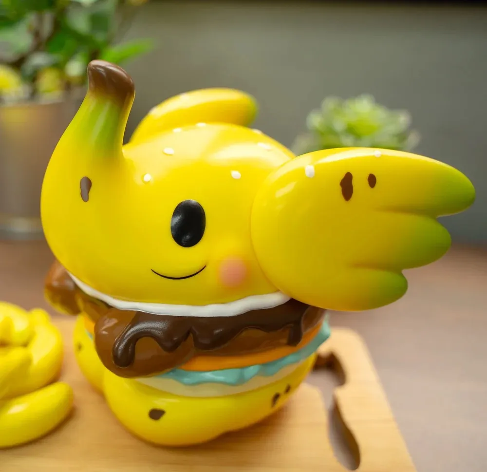 GIANT SIZE  BANANA BURGER  ELFIE