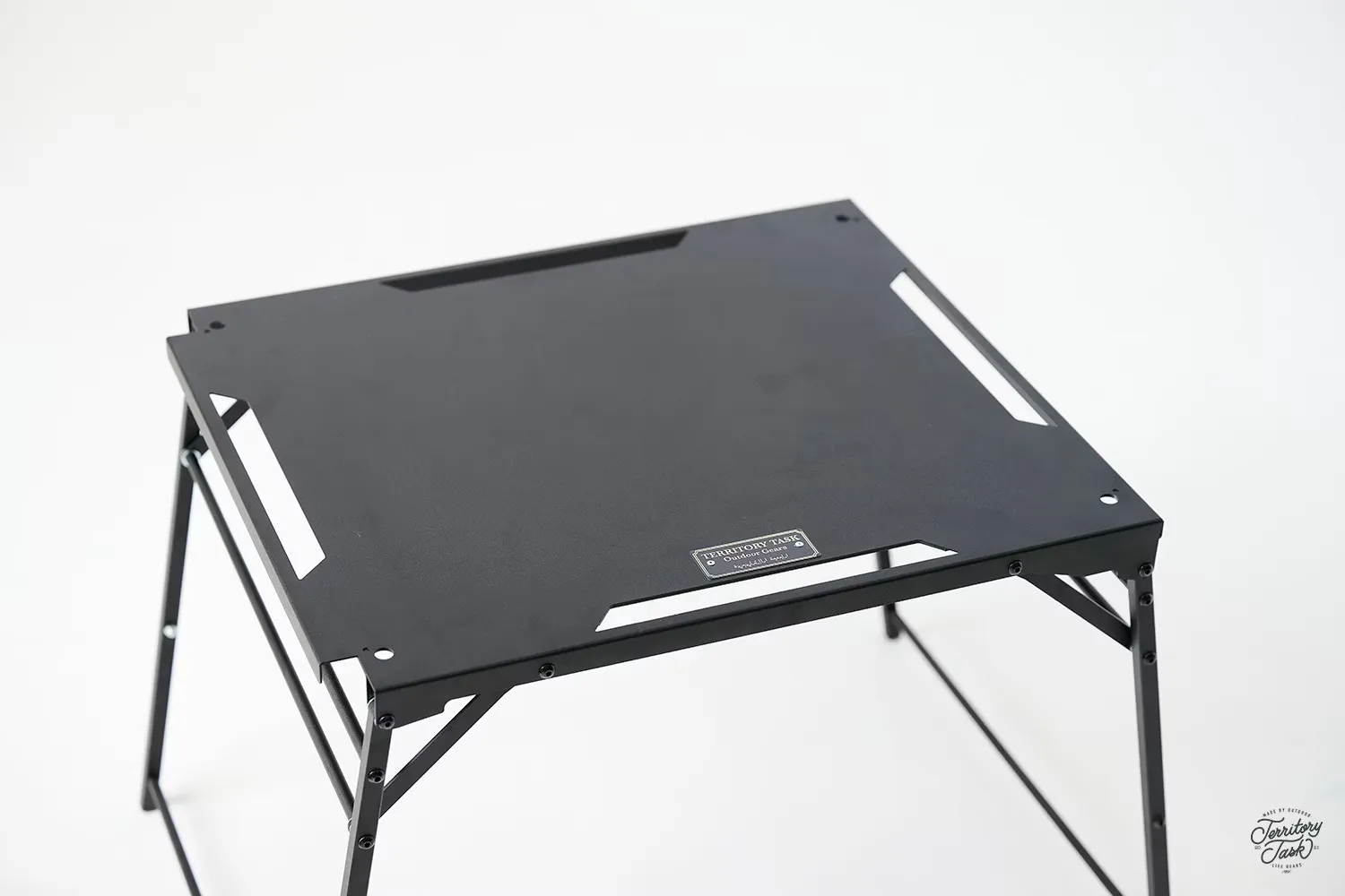 地域仕事/Territory Task 渡鴉邊桌 RAVEN SIDE TABLE