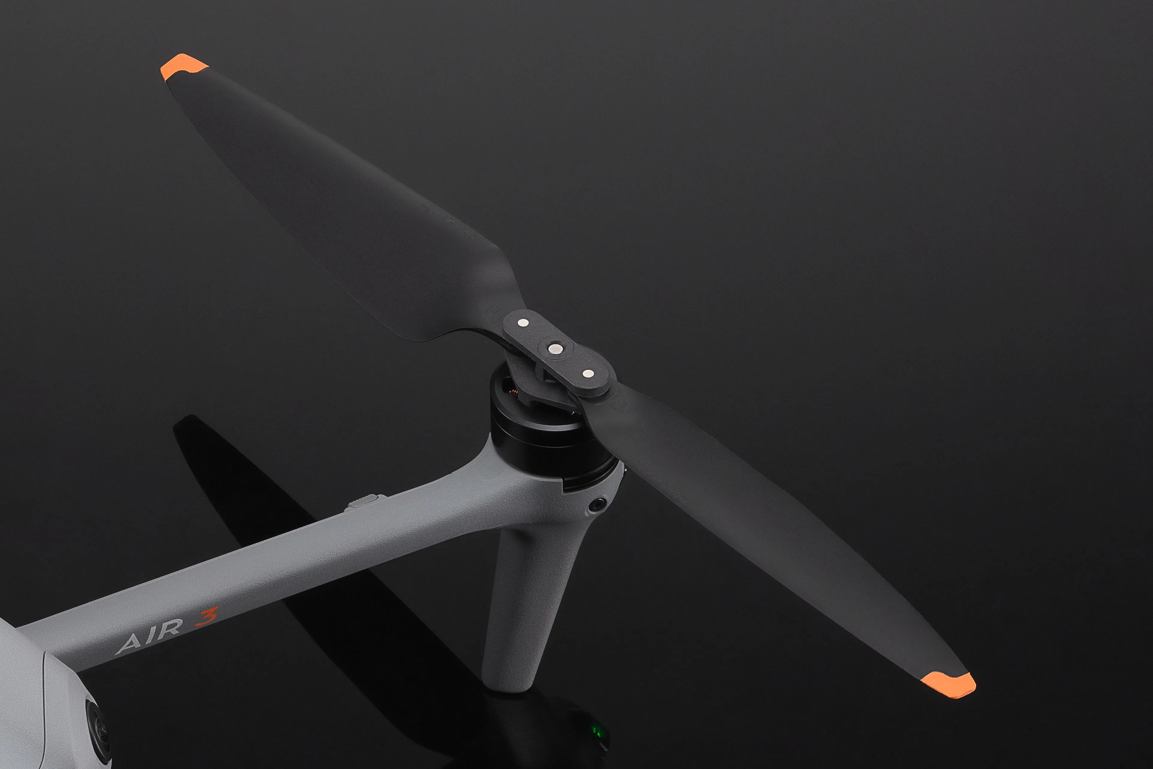 DJI Air 3 系列降噪螺旋槳