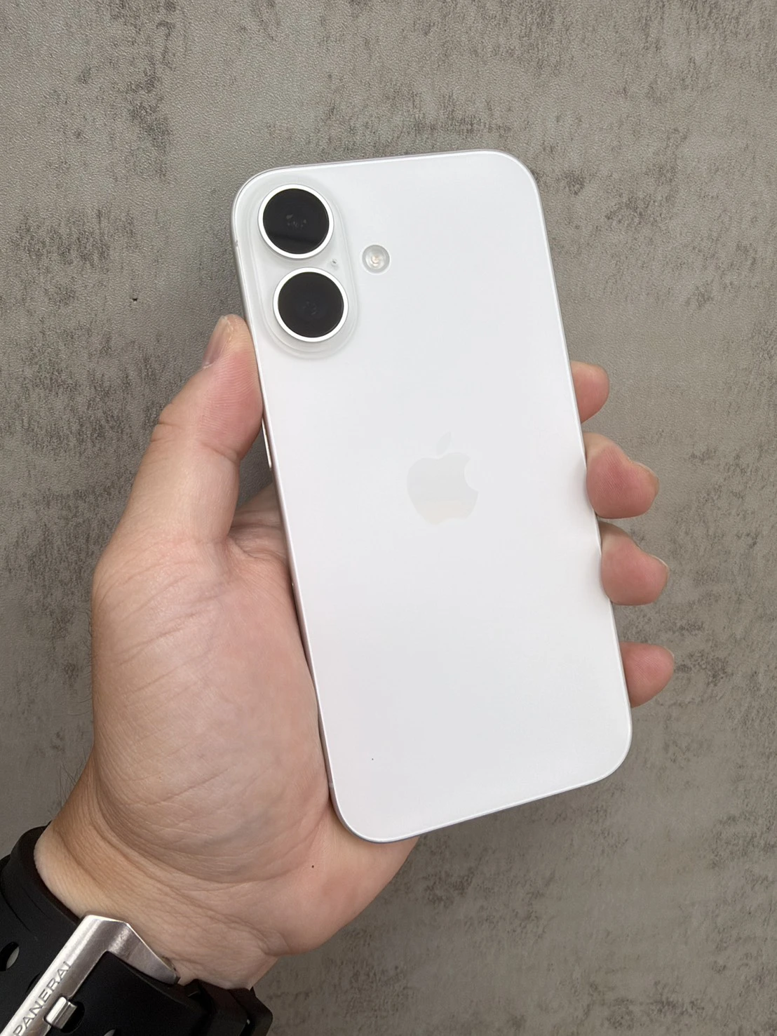 iPhone 16 128G 白 電池88% #24