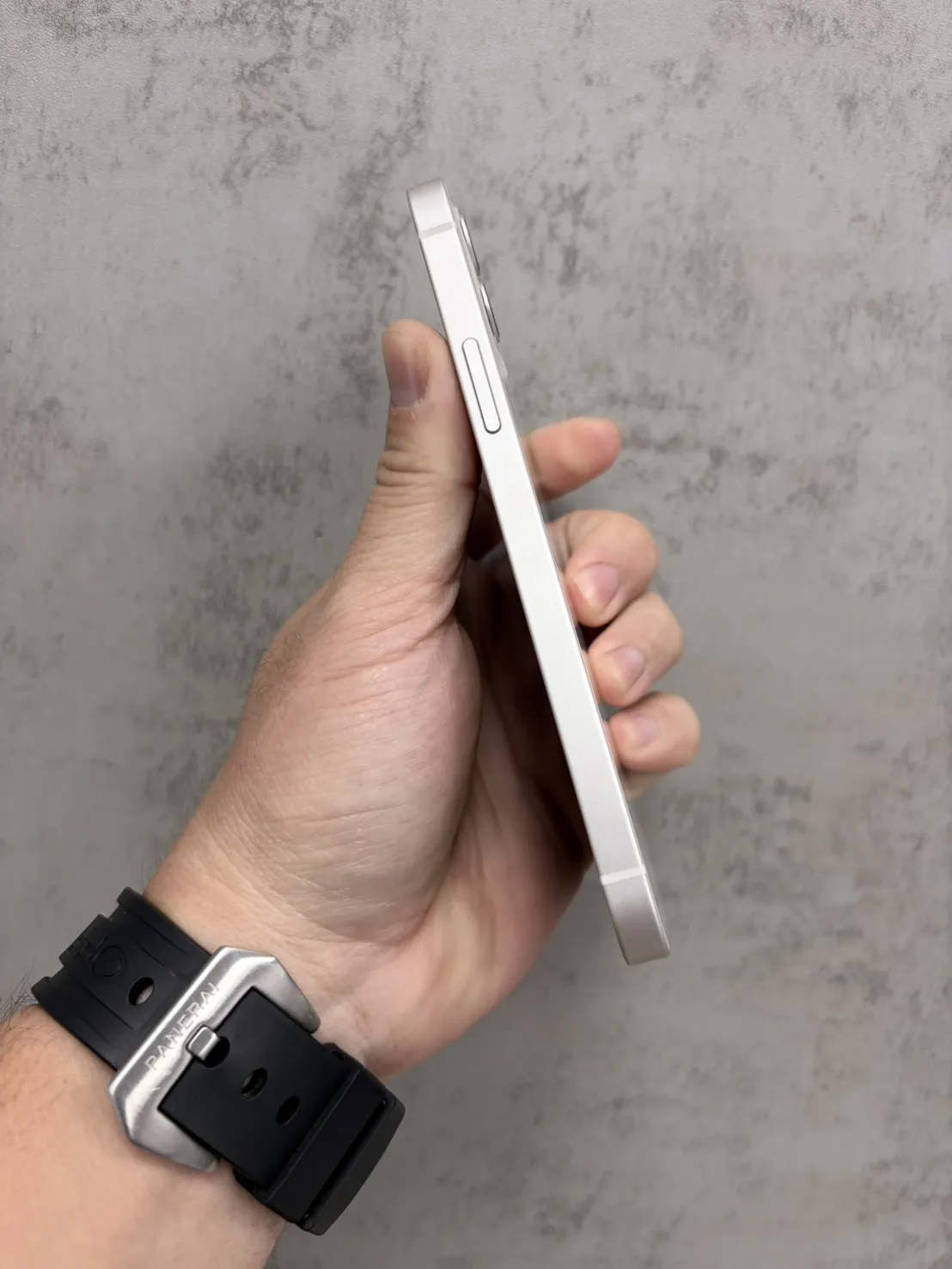12 64G 白 電池77% #82