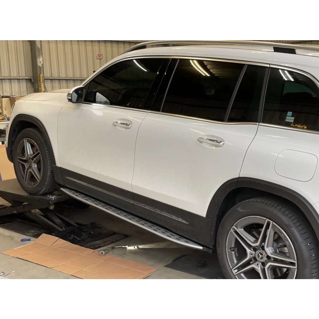【綠色工場】Mercedes-Benz 賓士 GLB 專用側踏板 含安裝費用 汽車精品 改裝 原廠型側踏板 側踏