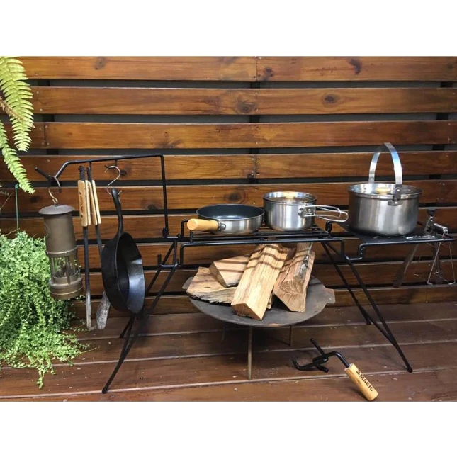 MAGIC 美極客 鍛鐵焚火料理架【綠色工場】鑄鐵桌 燒烤桌 可直火使用 RV-IRON045