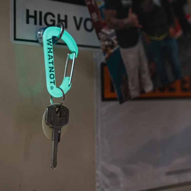 WHATNOT｜ 夜光C型扣【綠色工場】GLOW CARABINER 露營掛勾 D型扣 D扣 掛物勾 風格選務