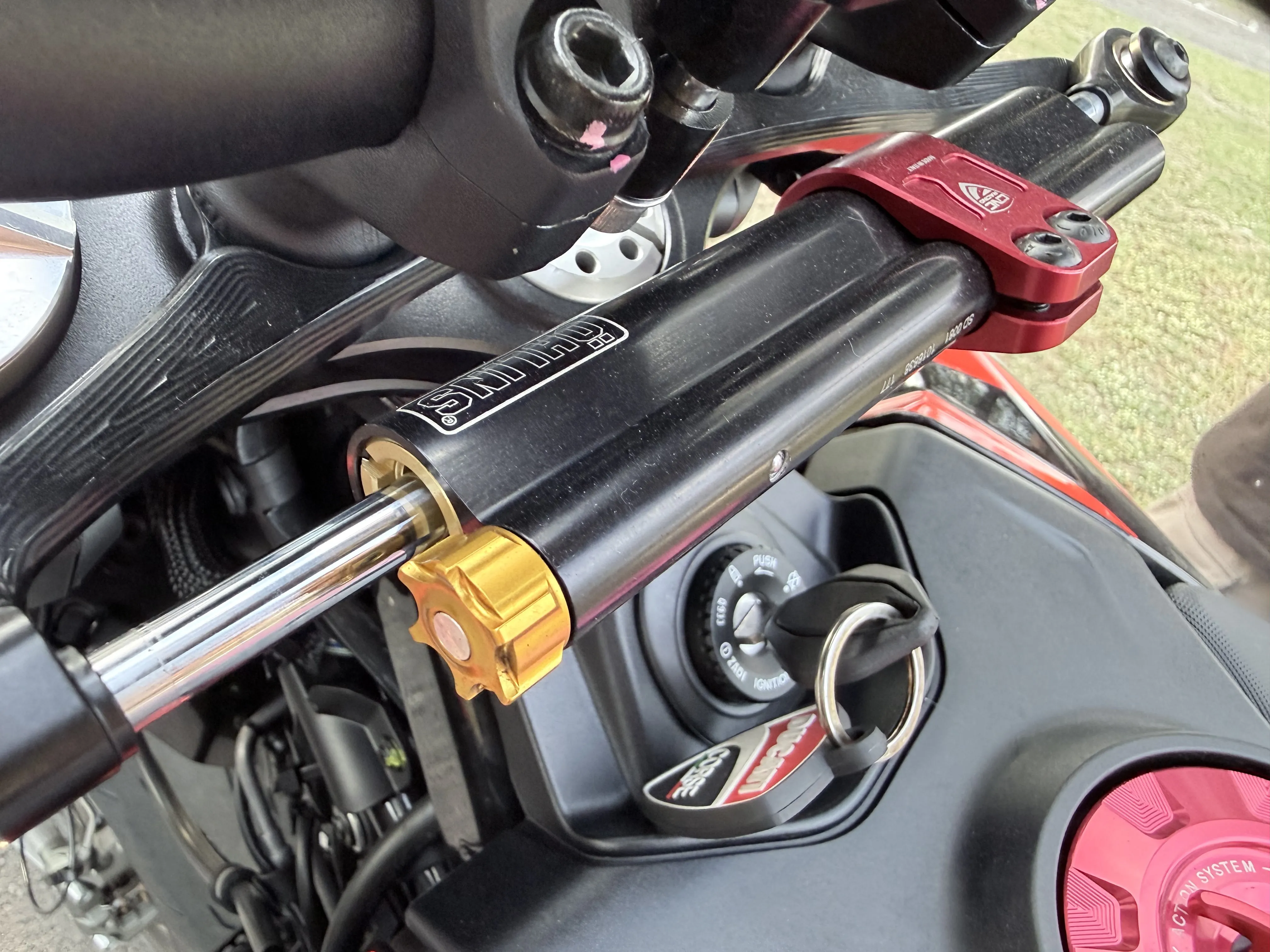 2024 DUCATI HYPERMOTARD 698