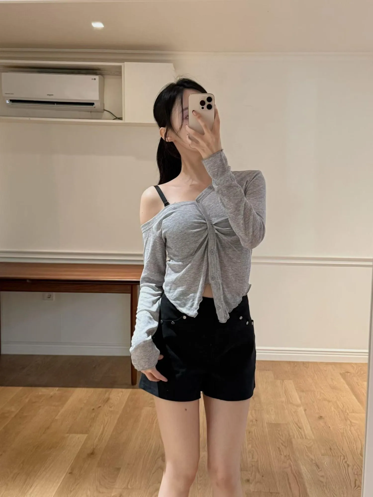 正韓羊毛材質不對稱披肩開衫