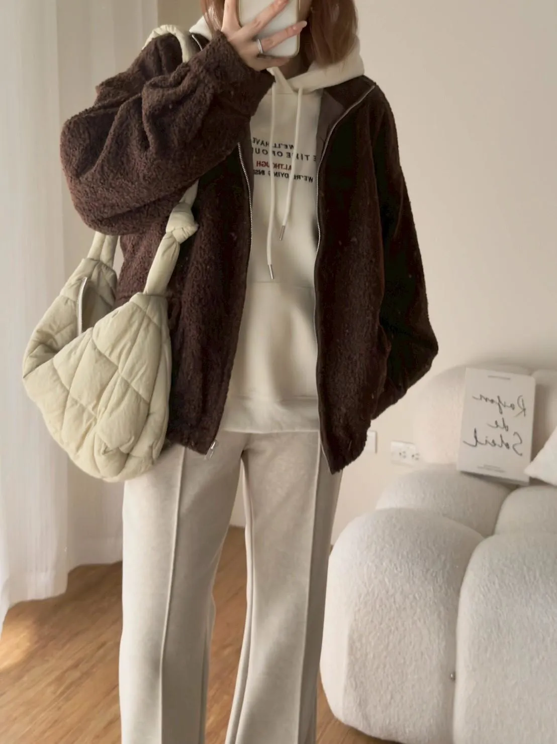 英文刺繡連帽T