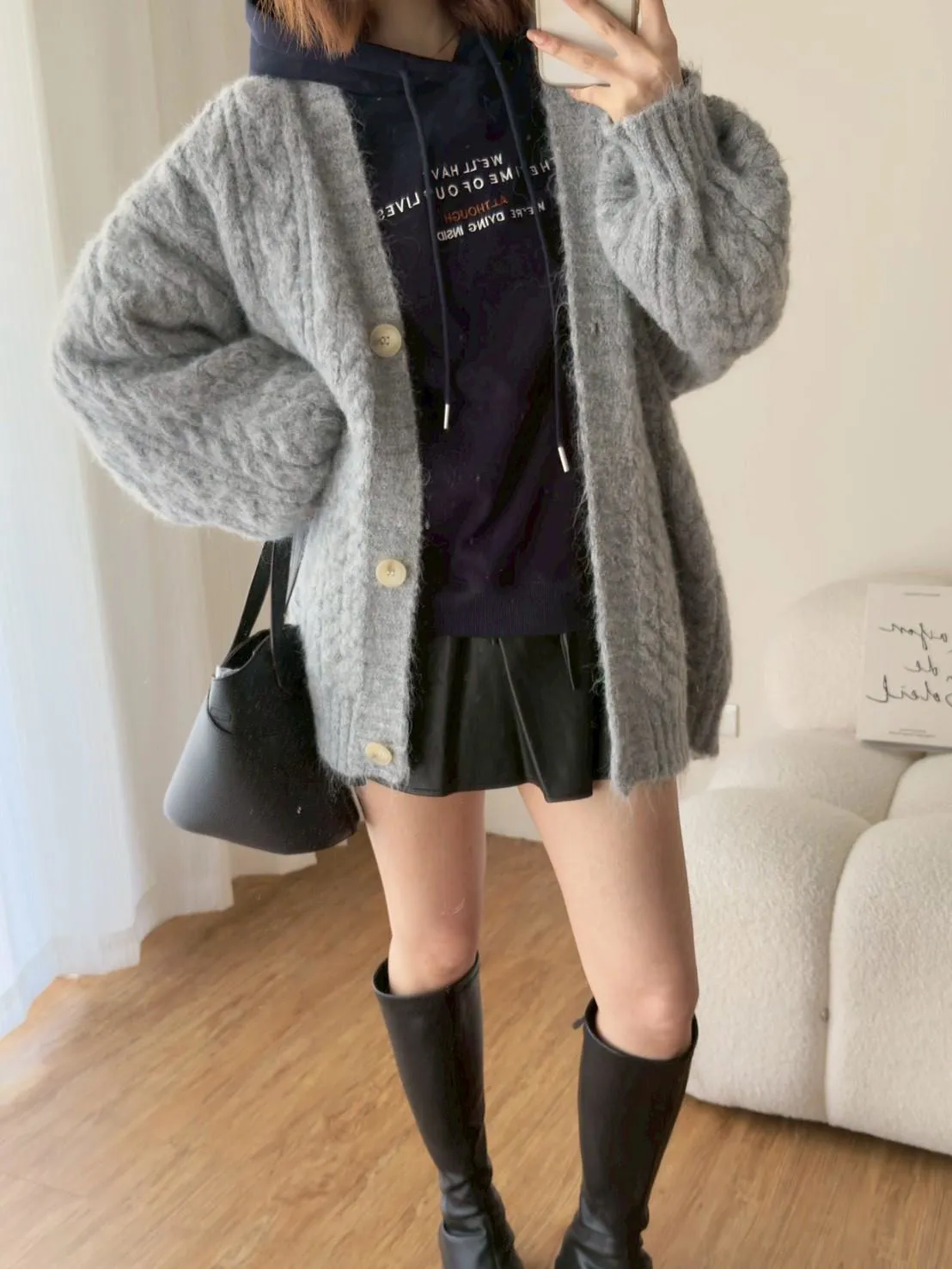 英文刺繡連帽T