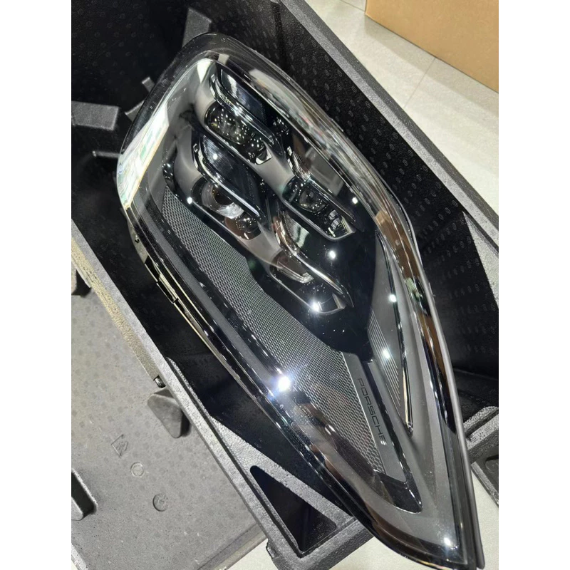 24年 保時捷 Porsche Cayenne 原廠高分辨率數字矩陣大燈