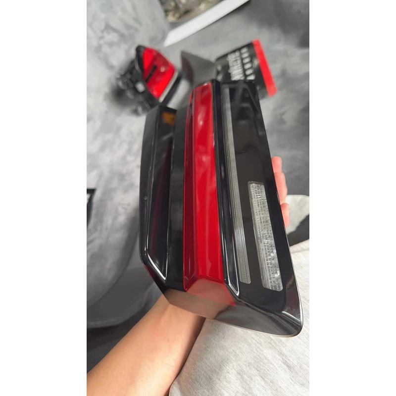 BMW G30 5系 原廠LCI新款 紅黑尾燈