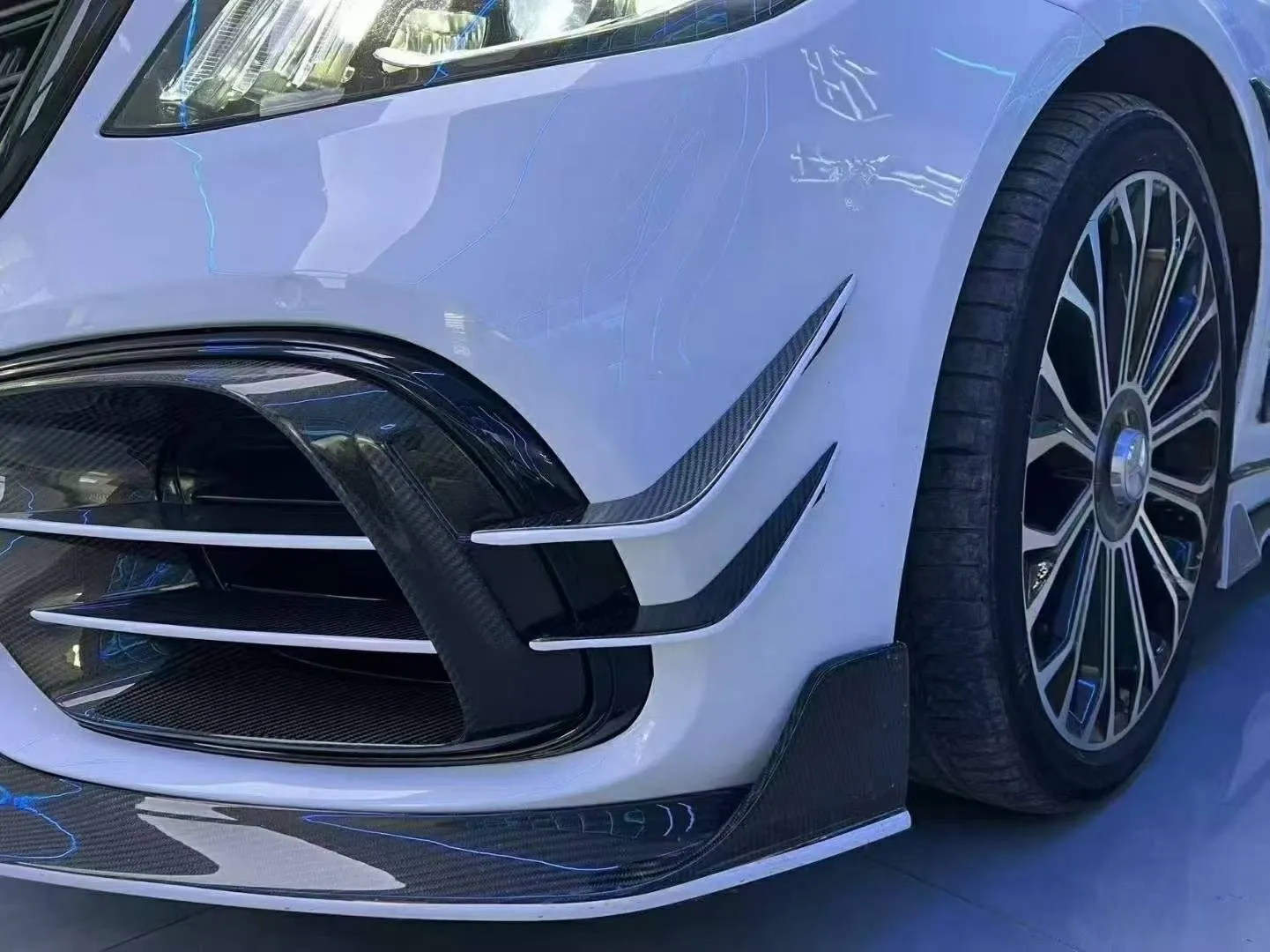 Benz 賓士 S級W222 S63 MSY款碳纖維前槓風刀四件套