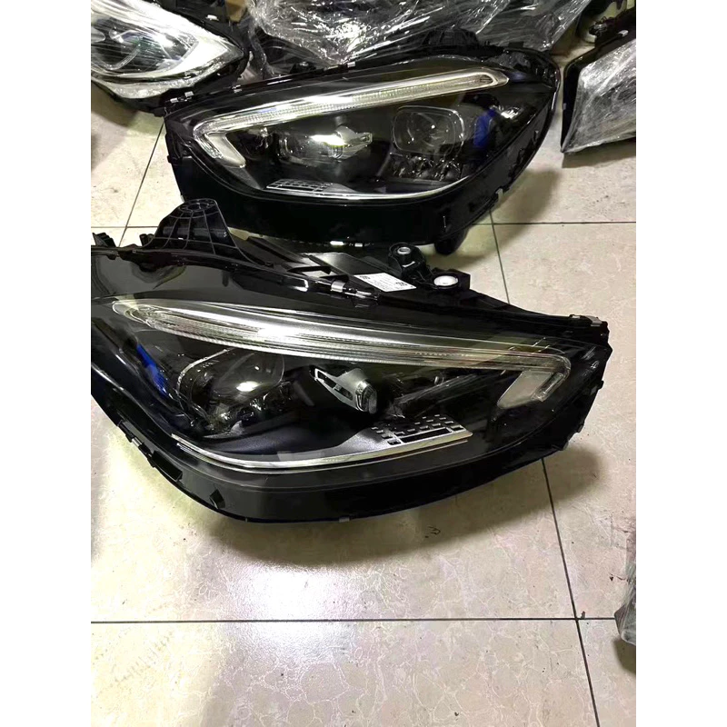 Benz W206 C300 最新款 最高階 原廠 流星雨大燈 內建迎賓功能；流星雨、AMG或星燦模式