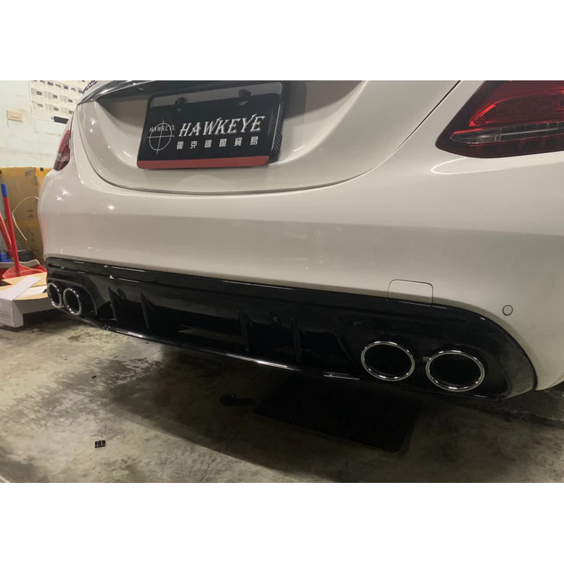 W205 升級 C43 C63 黑色後下巴+後尾飾管~完工價