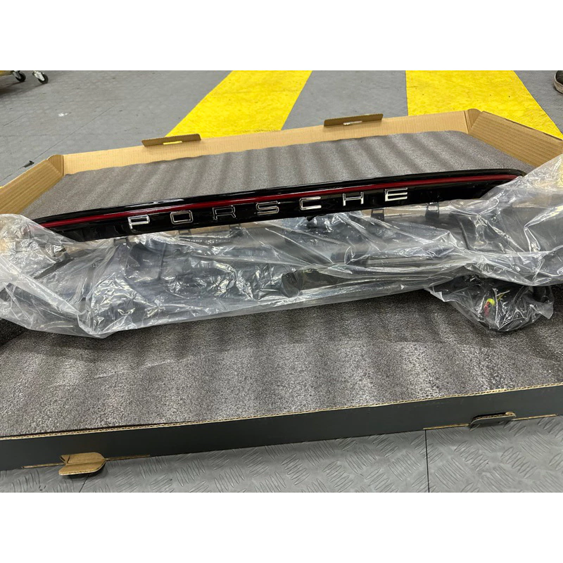 保時捷 Porsche 718 Cayman Boster 煞車燈尾燈 貫穿尾燈～現貨！！
