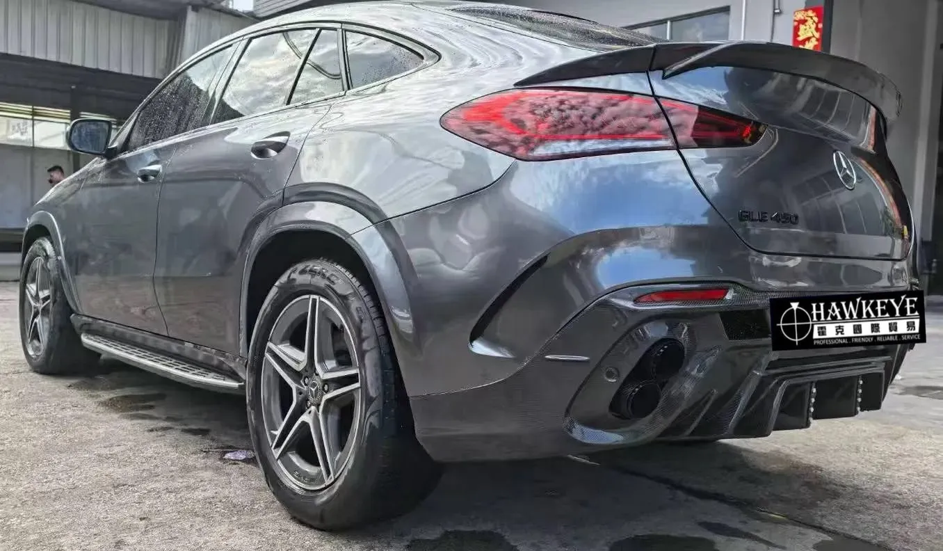 Benz 賓士 20-24款 GLE Coupe LD款，配直式尾飾管，碳纖維後下巴