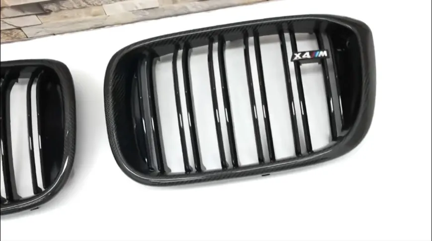 BMW 新款X3 G01/X4 G02 前期 雙線亮黑碳纖維水箱護罩