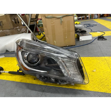 Benz W117 CLA 原廠HID 大燈一對~僅有一組現貨