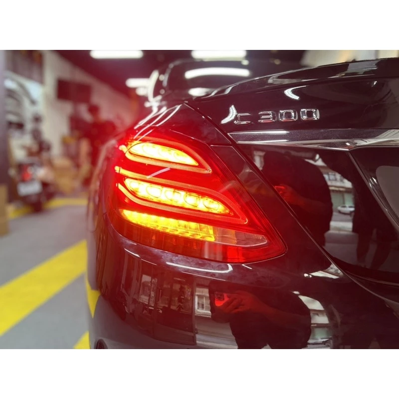 Benz W205 歐規 OEM 低配改高配led尾燈 (全新)