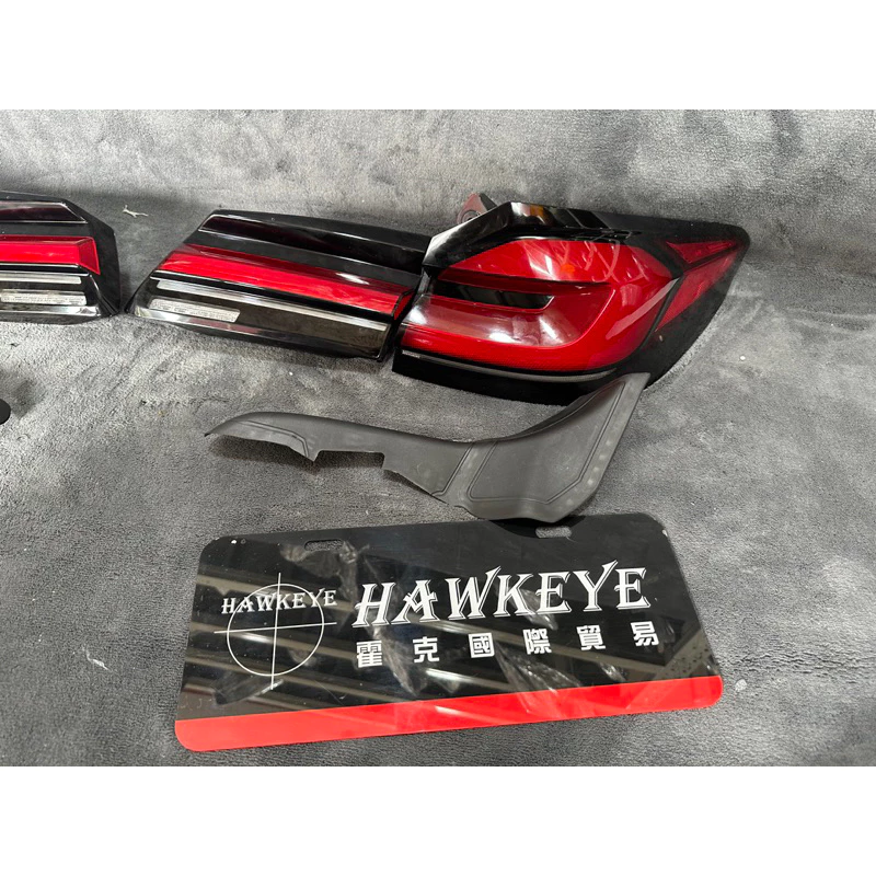 BMW G30 5系 原廠LCI新款 紅黑尾燈