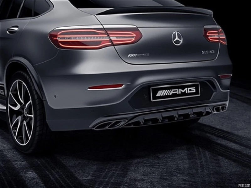 Benz GLC63 coupe尾飾管, 黑/銀 二款