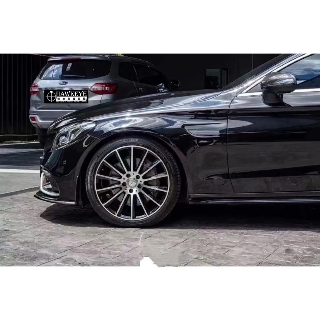 Benz 賓士 W205雙門改裝AMG款大包(搭配碳纖維下巴)