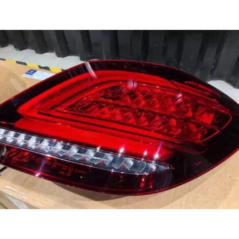 Benz W205 2019年 原廠 新C系列 尾燈