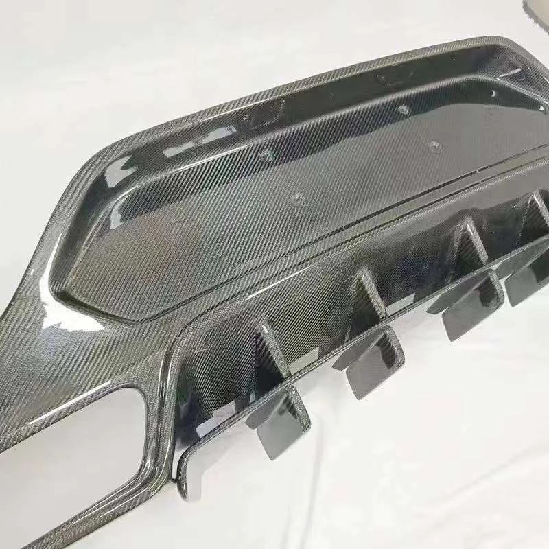 Benz GLC COUPE 改裝碳纖維後下巴