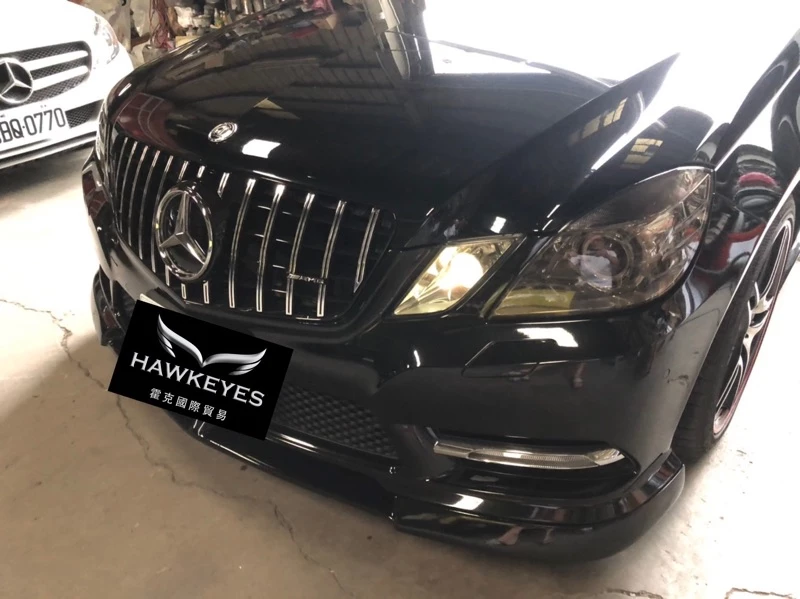 Benz W212/S212 (E200 E250 E350)前期GT直柵式水箱罩( 銀/黑，兩色可選)