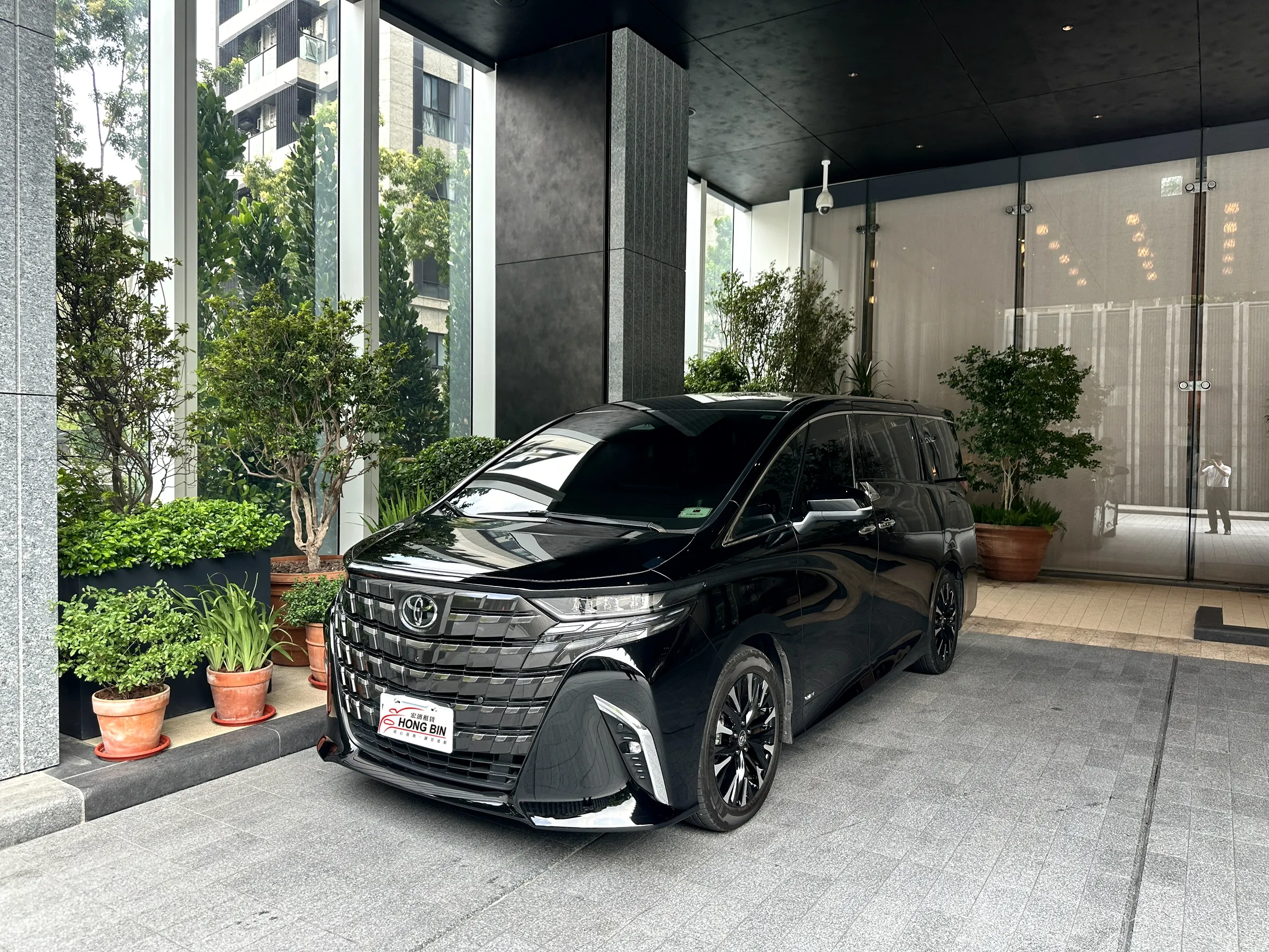 最新款 ALPHARD 4.0系列 三台