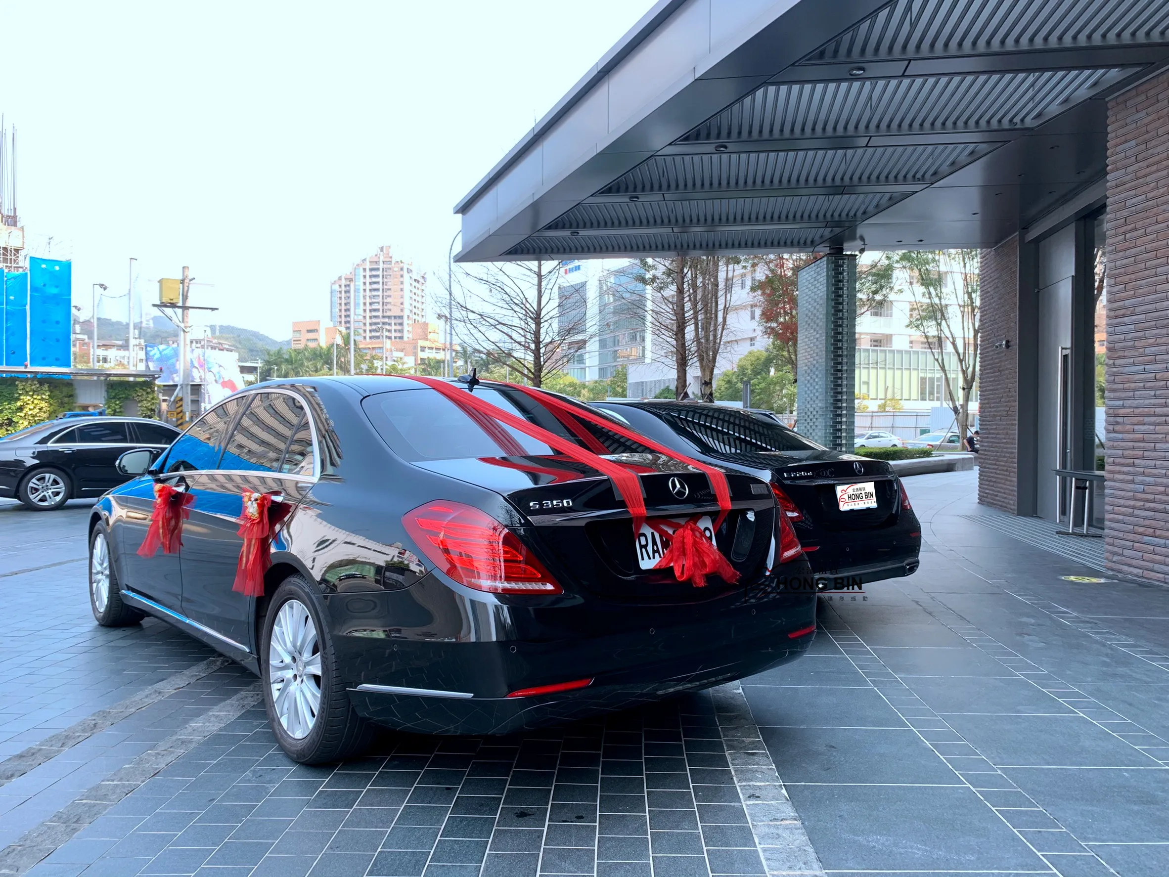 W222賓士S350L加長型+W213賓士E系列二台