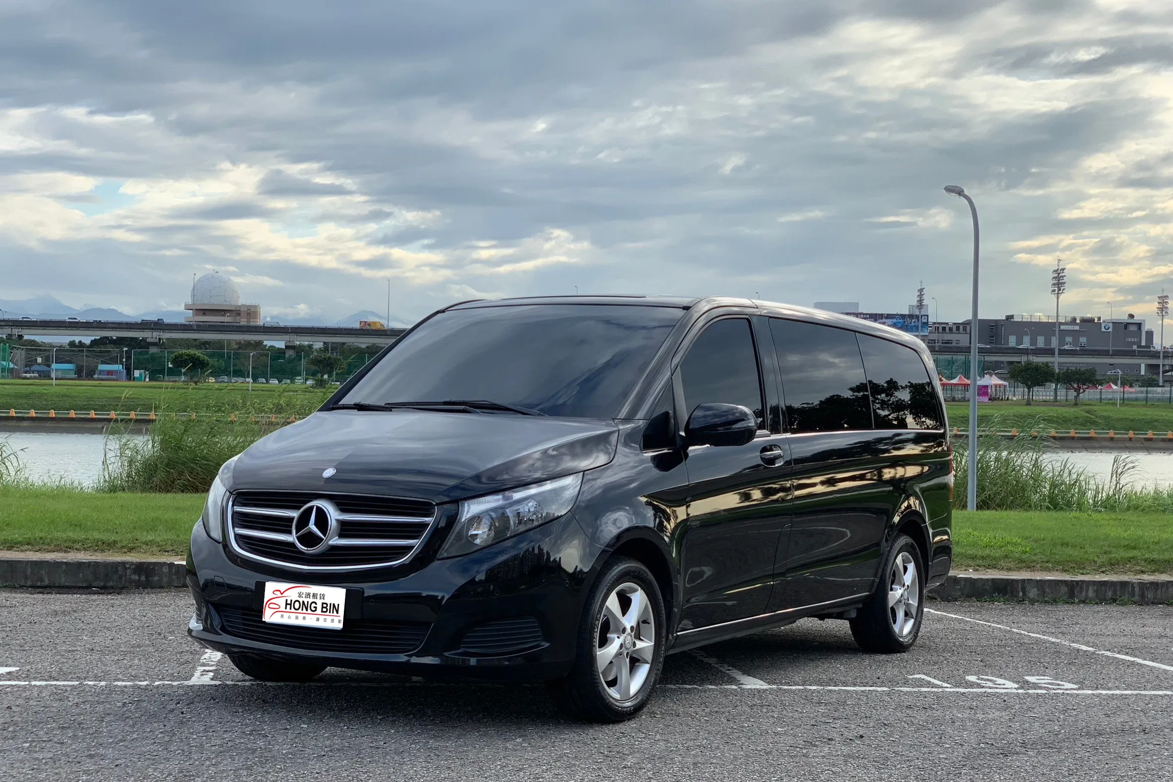賓士V250d/Vito 八人座商務車/ 箱型車