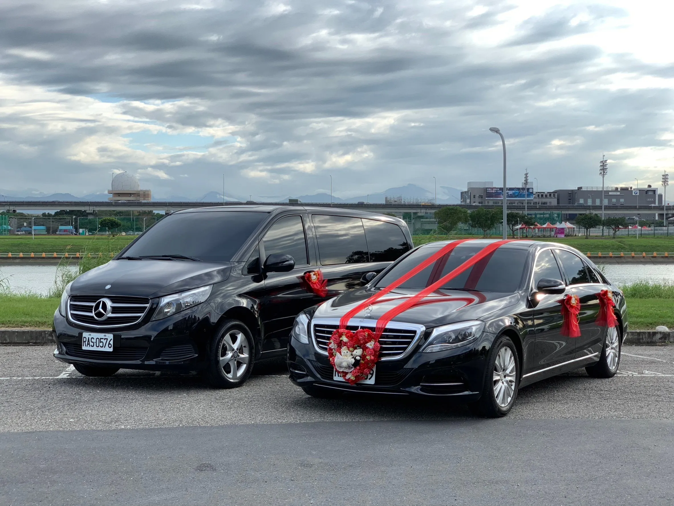 W222賓士S350L加長型+賓士V系列休旅車