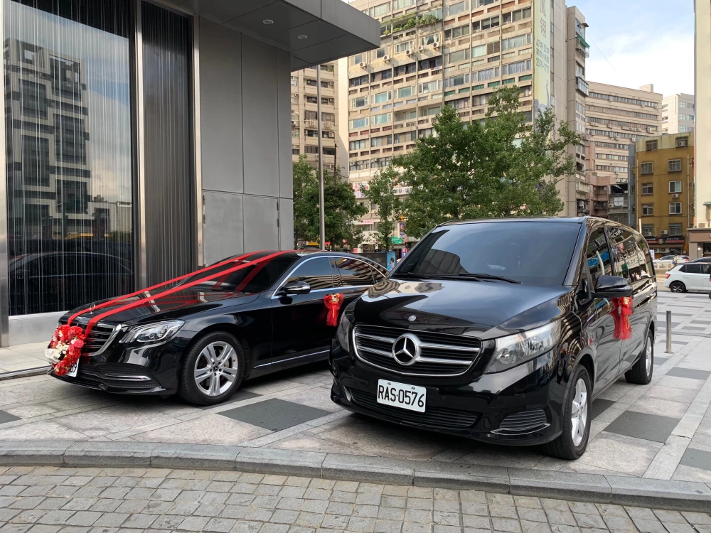 小改款W222賓士S350L加長型 兩台 +賓士V系列商務車