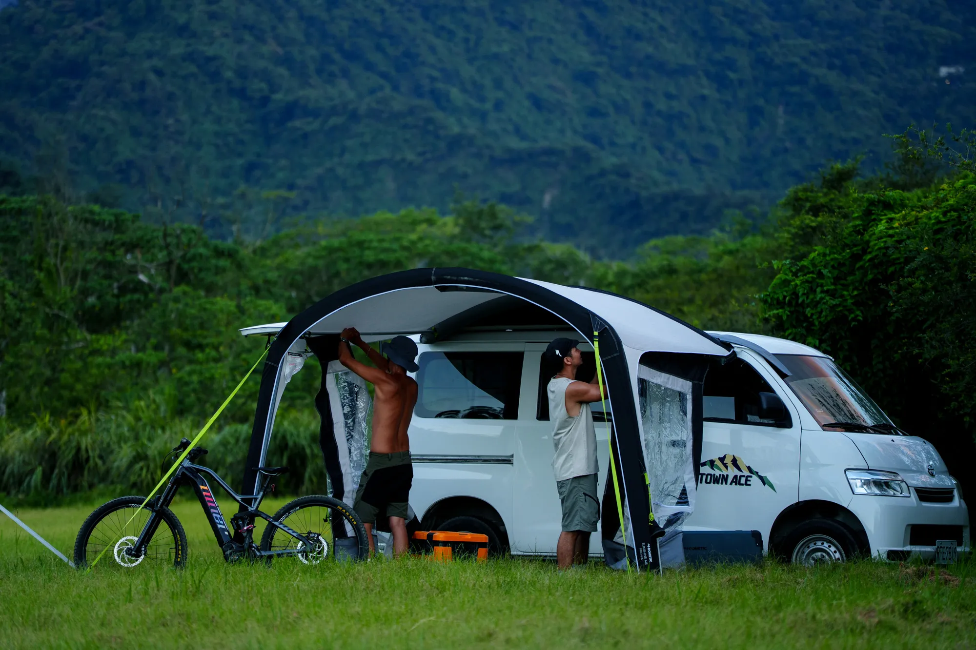 DOMETIC Sunshine AIR Pro VW 充氣車邊帳（小型）