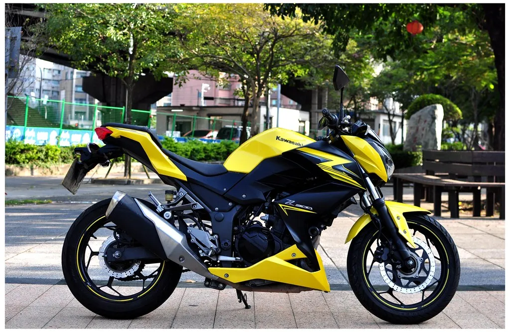 KAWASAKI Z300 ABS