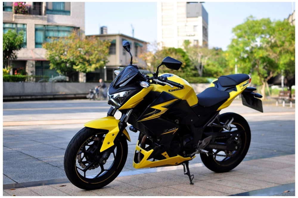 KAWASAKI Z300 ABS