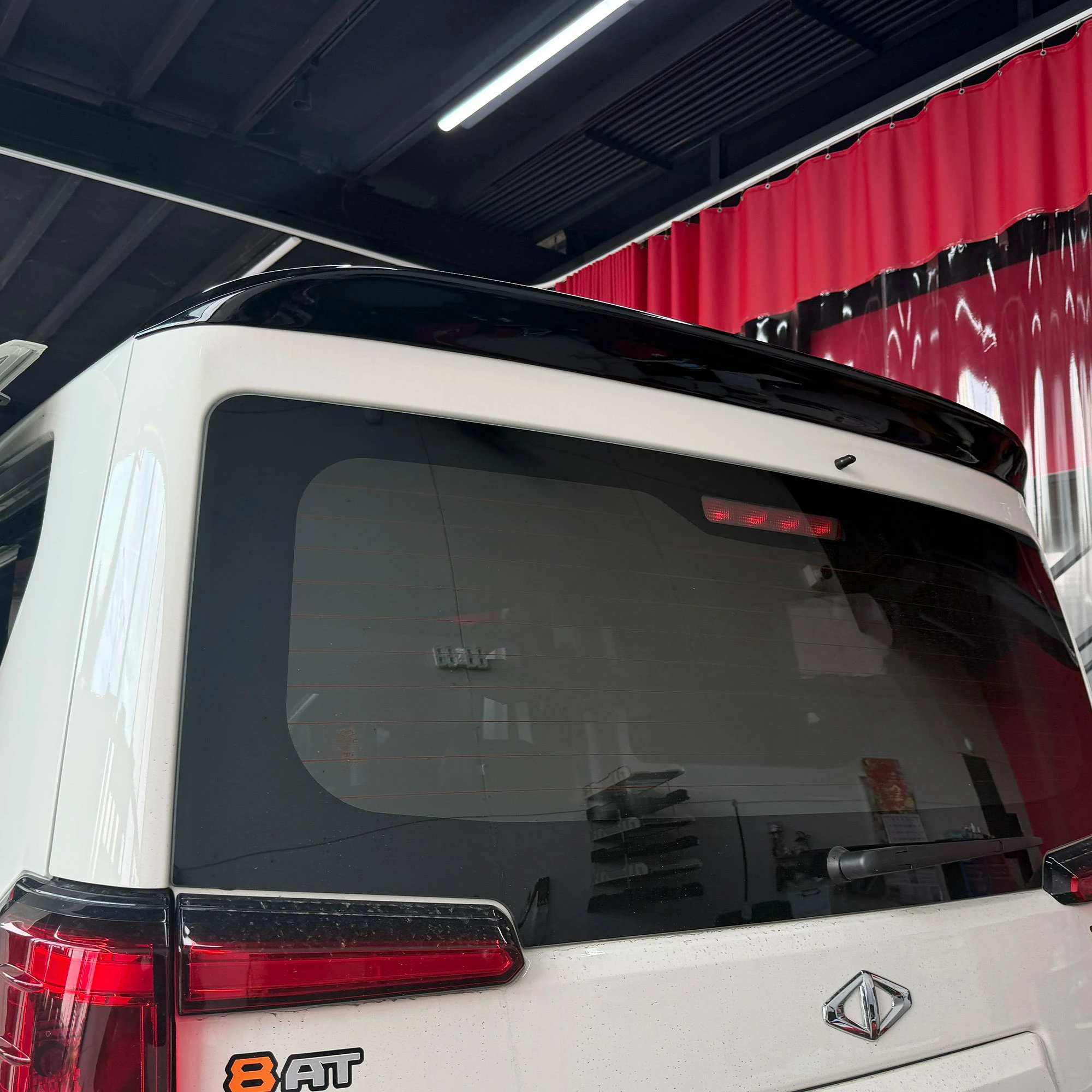 流線造型小尾翼