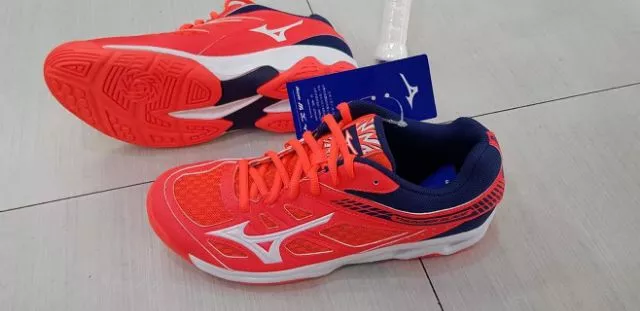 大鷲體育用品社 美津濃 mizuno羽球鞋