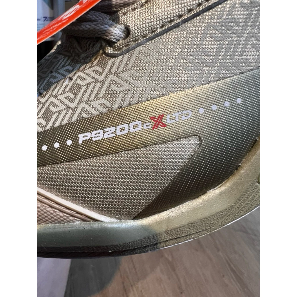 戴資穎 Victor 勝利 p9200X LTD贈送 專屬金屬造型皮箱 十週年紀念款