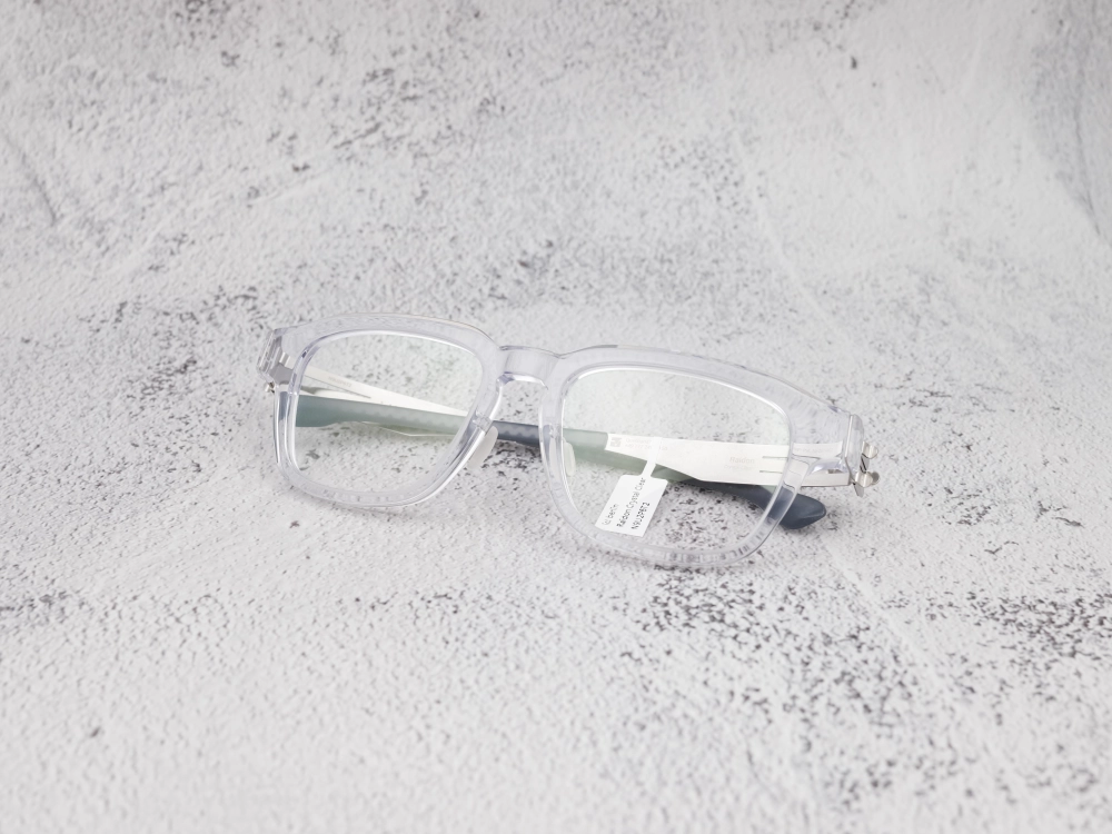 ic!berlin Raidon Crystal Clear