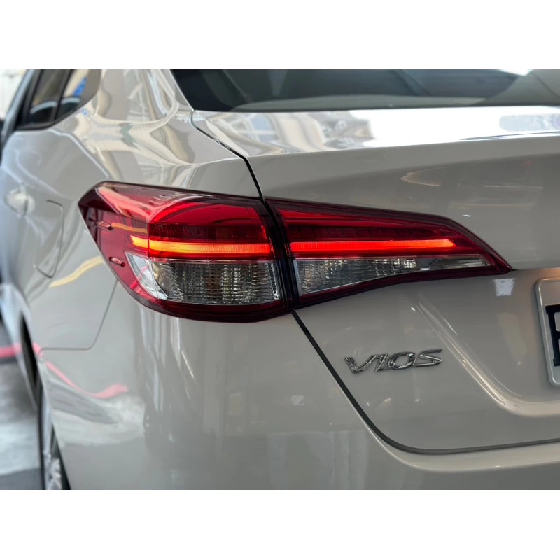 全新 TOYOTA VIOS 18 19 20 年 原廠型外側 LED 光條 紅白 尾燈 後燈 單顆